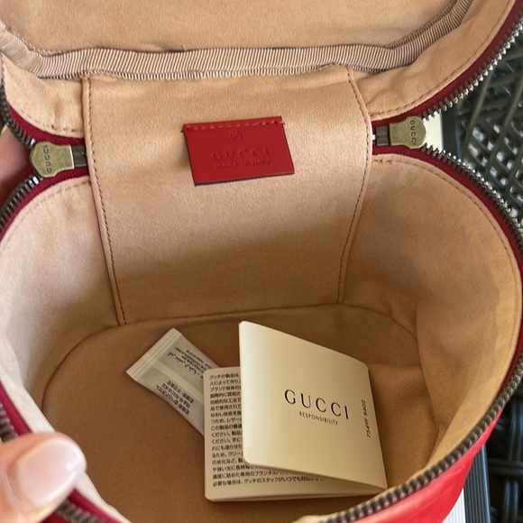 AUTHENTIC GUCCI MATELASSE BAGPACK - Picture 3 of 4
